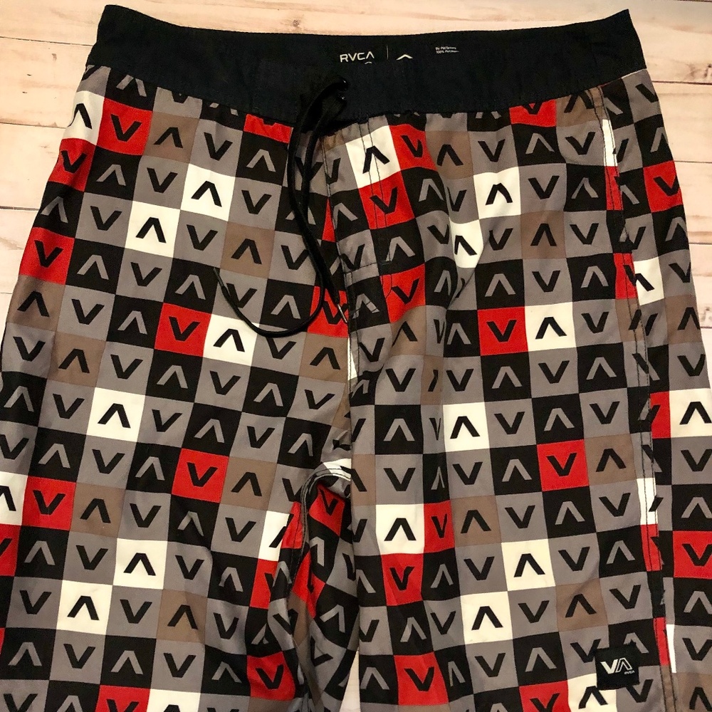 Red, White, Grey, Black RVCA Mens Size 32 Suit